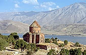 Akdamar island, church of the Holy Cross 